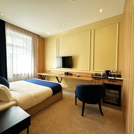 Ulaanbaatar Hotel エクステリア 写真
