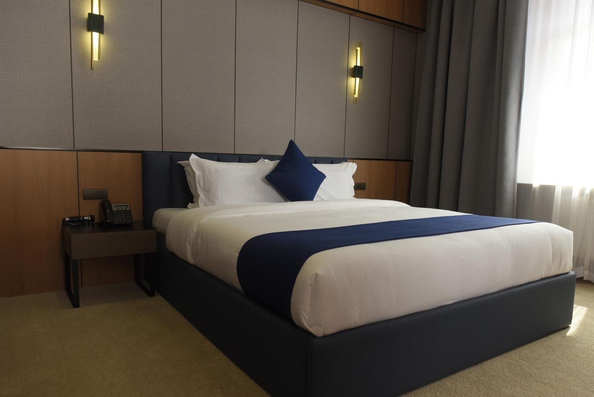 Ulaanbaatar Hotel エクステリア 写真