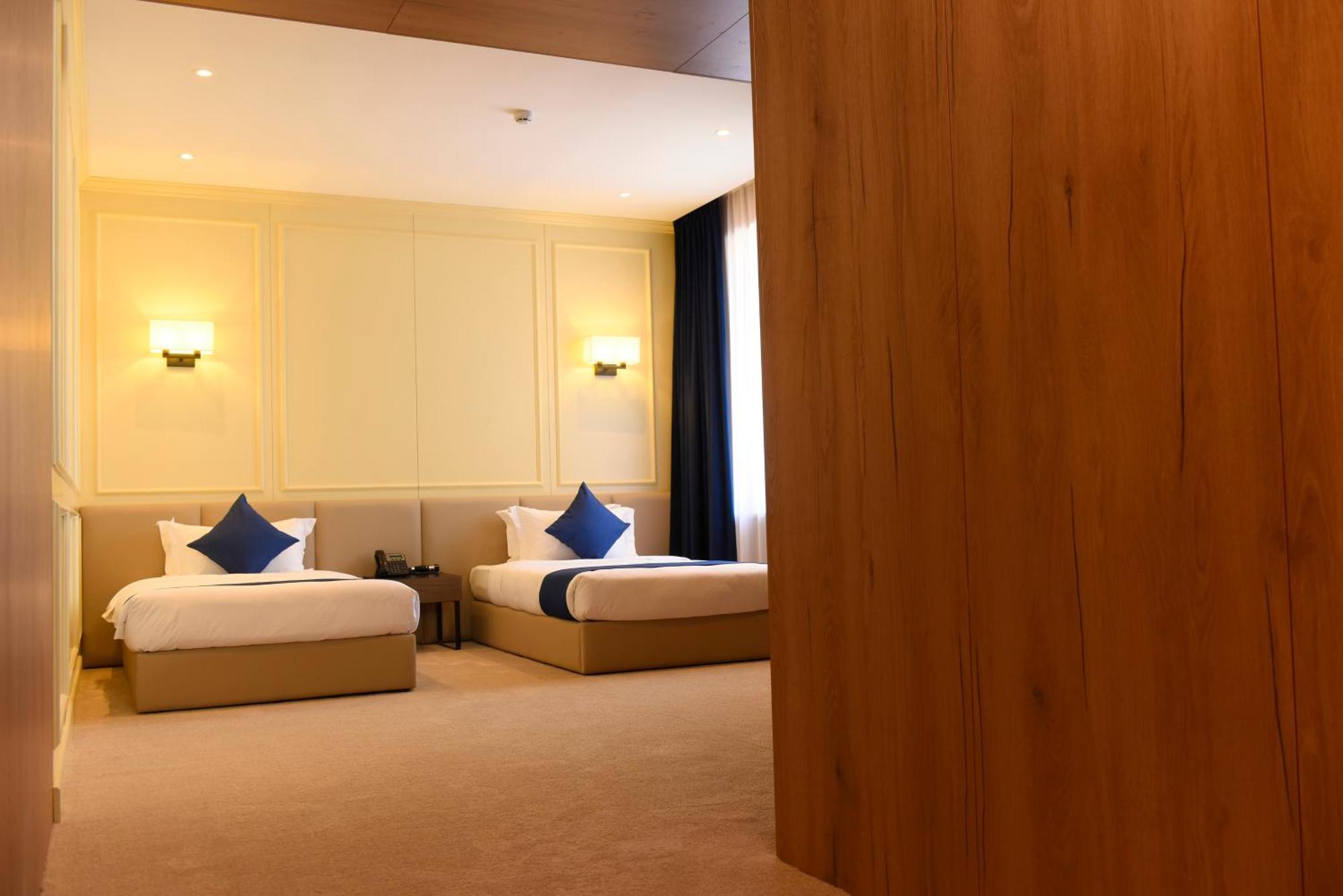 Ulaanbaatar Hotel エクステリア 写真