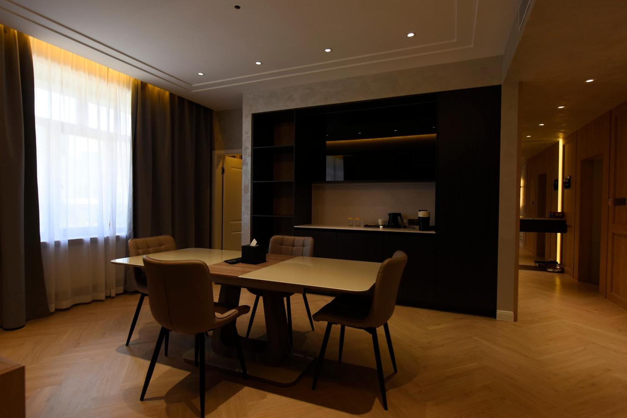 Ulaanbaatar Hotel エクステリア 写真
